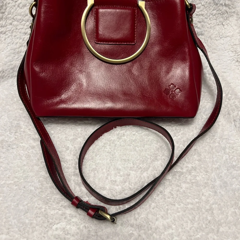 Elegant Red Leather Handbag - Picture 6 of 7